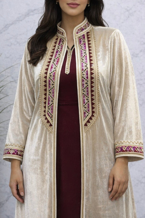 Caftan 3 pièces élégant – Cape Beige & Ensemble Bordeaux